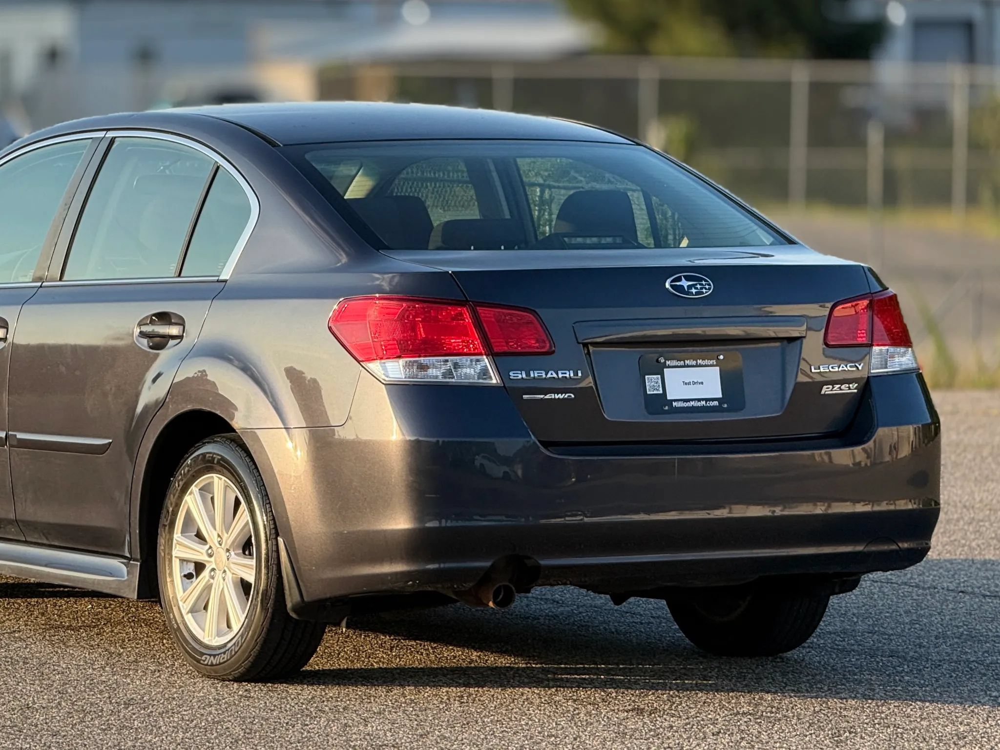 Used 2011 Subaru Legacy 2.5i Premium w/ All-Weather Pkg AWD/4WD image 16