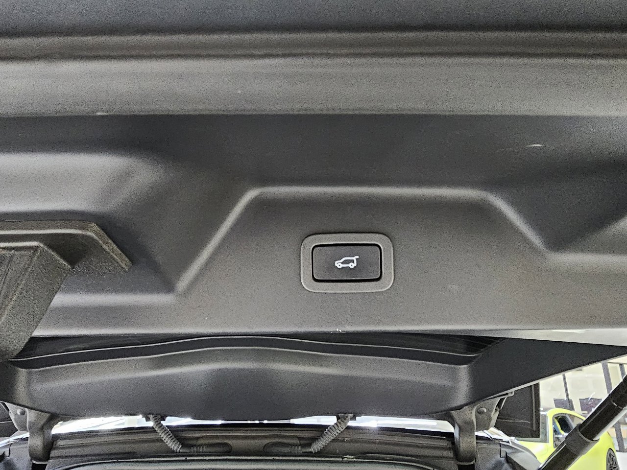 Used 2016 Land Rover Range Rover HSE image 15