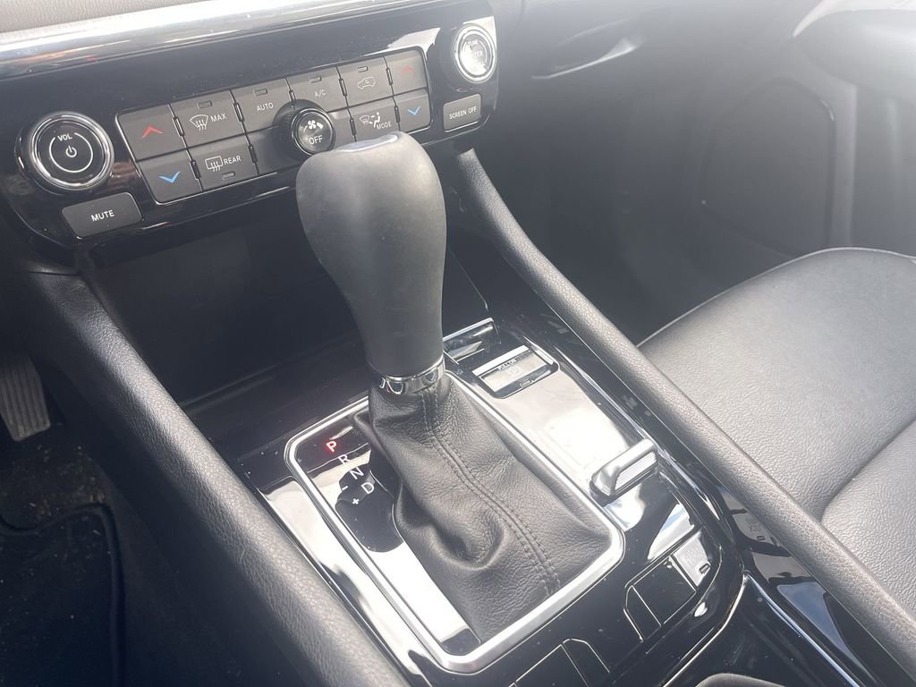 Used 2024 Jeep Compass Limited image 32