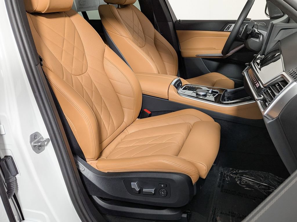 Used 2025 BMW X5 xDrive40i w/ Premium Package image 28