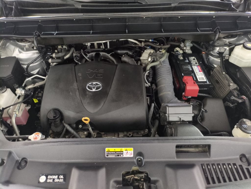 Used 2020 Toyota Highlander Limited AWD/4WD image 25