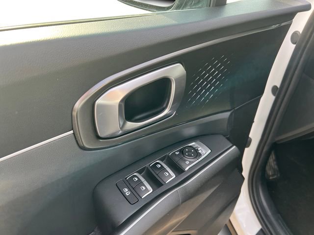 Used 2024 Kia Sorento EX image 11