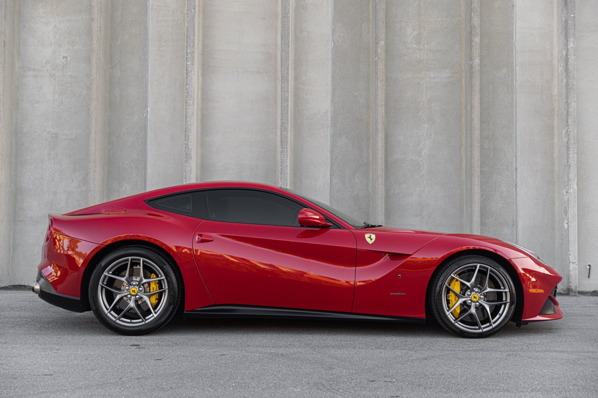 Used 2014 Ferrari F12 Berlinetta RWD image 24