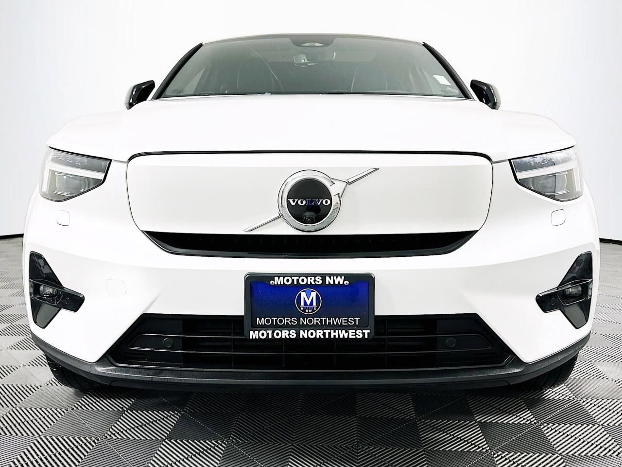 Used 2023 Volvo C40 P8 Recharge Ultimate image 3