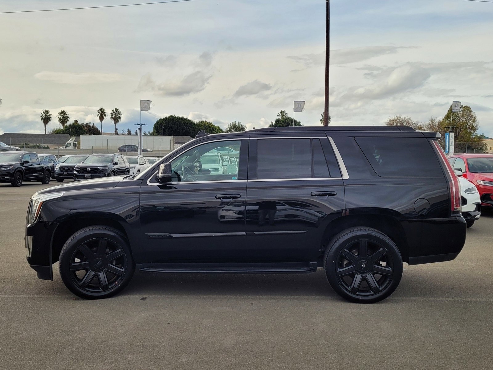 Used 2019 Cadillac Escalade Luxury image 7