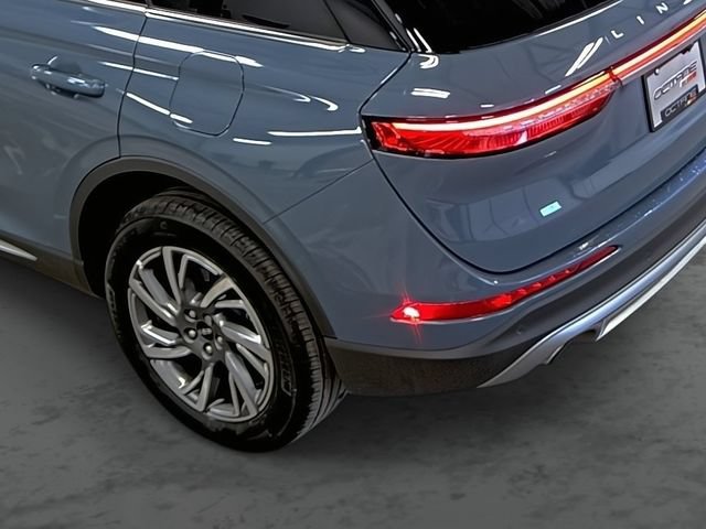 Used 2025 Lincoln Corsair AWD w/ Equipment Group 101A image 10