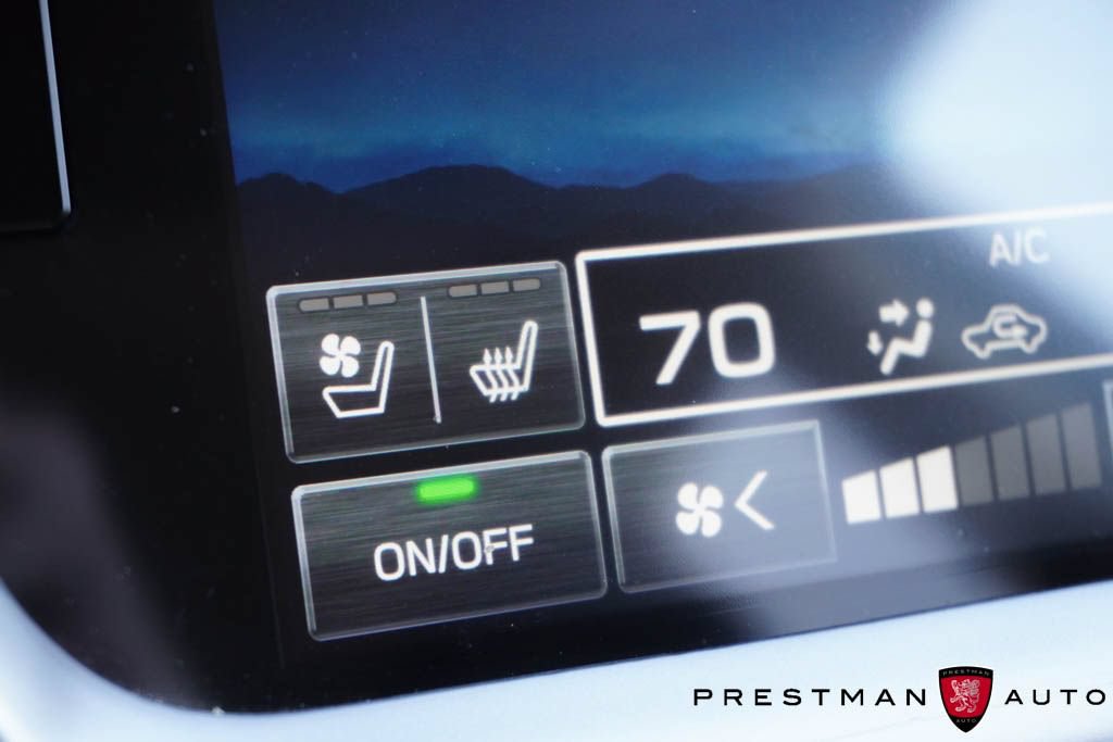Used 2025 Subaru Outback Touring XT AWD/4WD image 11