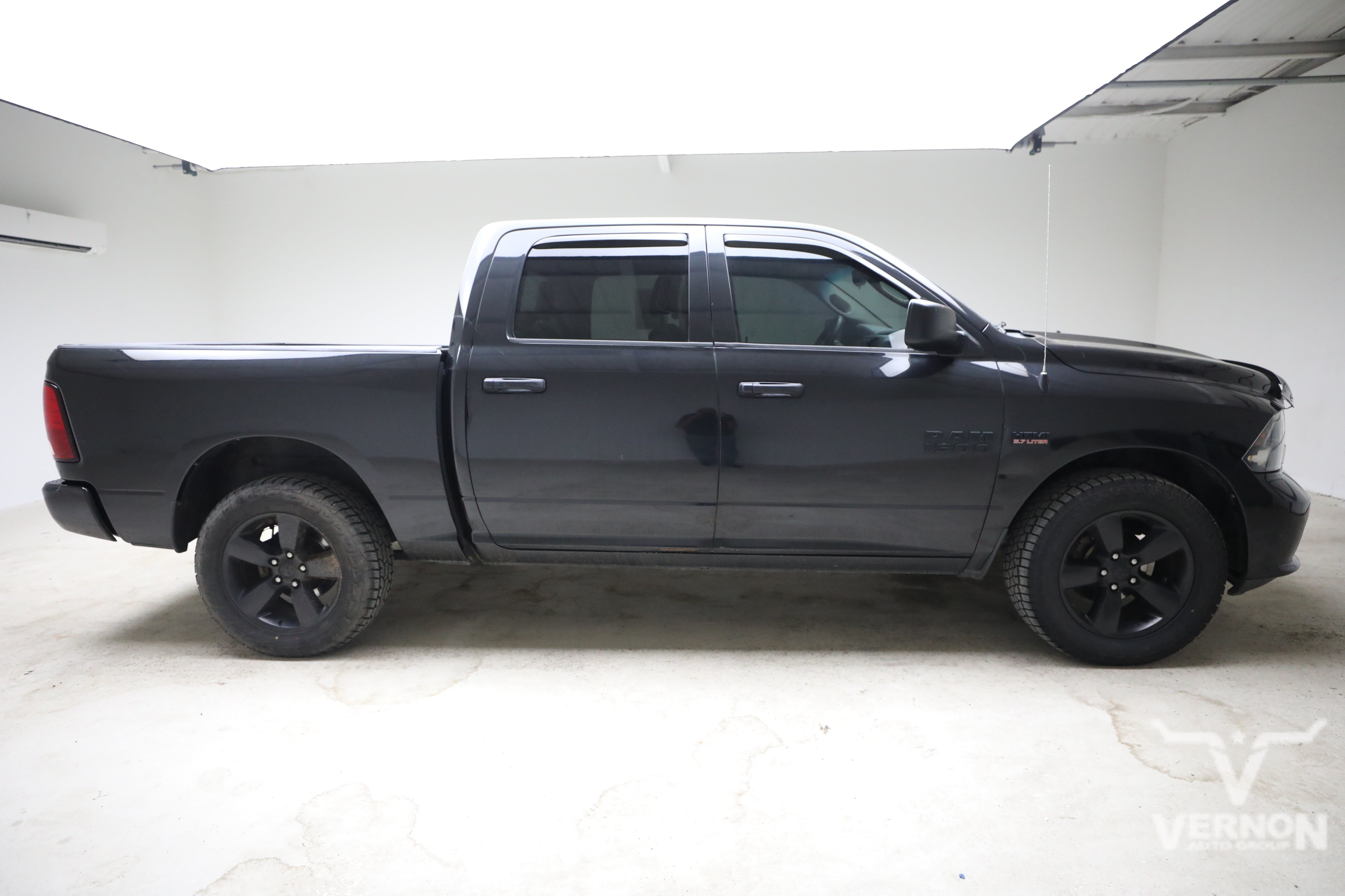 Used 2016 RAM 1500 ST AWD/4WD image 6