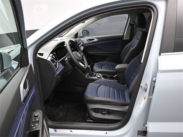 New 2026 Volkswagen Taos SEL image 9