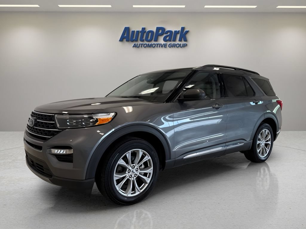 Certified 2023 Ford Explorer XLT w/ Equipment Group 202A AWD/4WD image 3