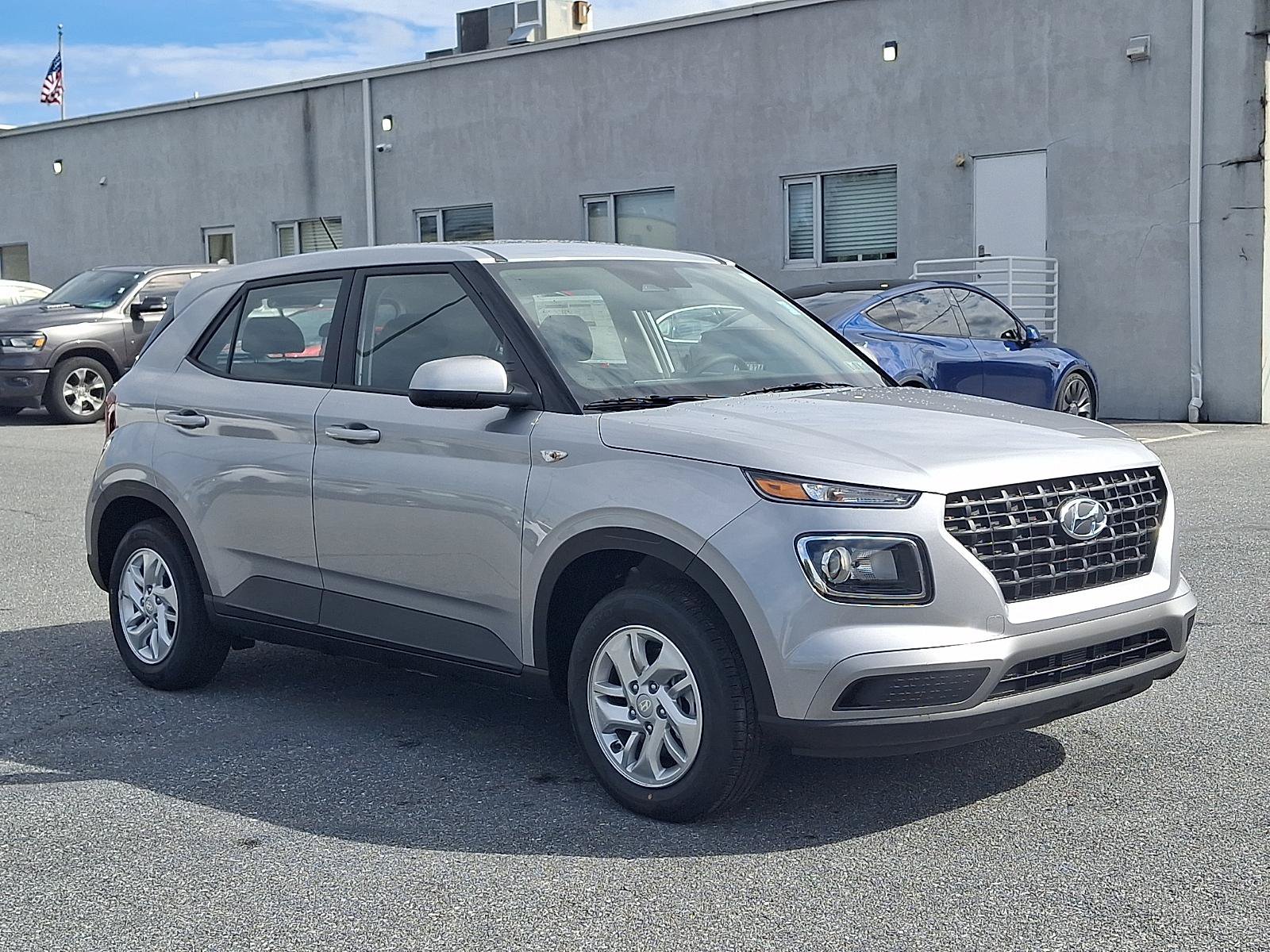New 2026 Hyundai Venue SE FWD image 2