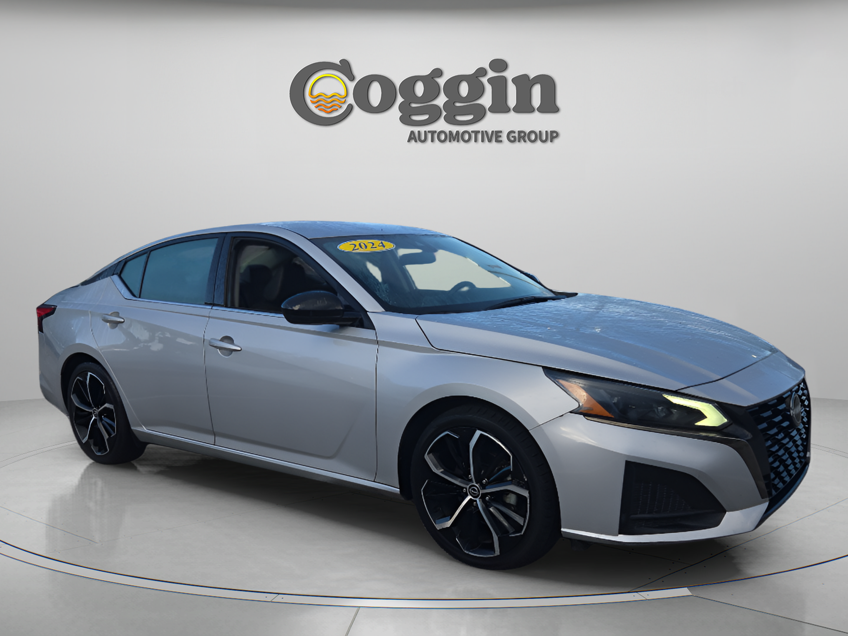 Used 2024 Nissan Altima 2.5 SR FWD image 7