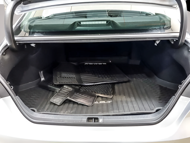 Used 2020 Toyota Camry LE w/ Convenience Package FWD image 22