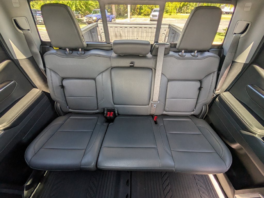 Used 2023 Chevrolet Silverado 1500 RST w/ Convenience Package II AWD/4WD image 25
