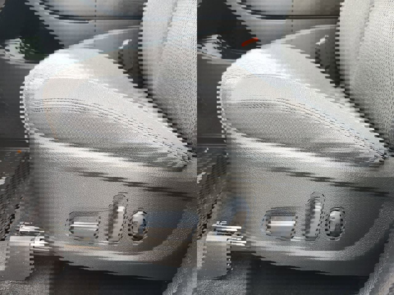 Used 2023 Hyundai Santa Fe SEL image 23