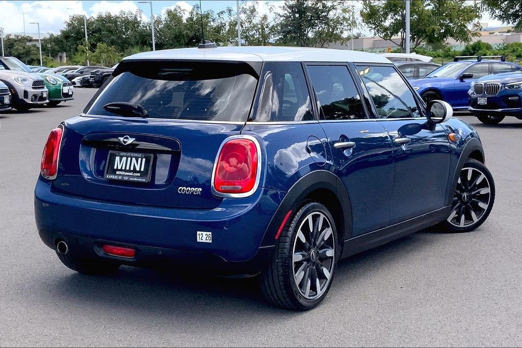 Used 2018 MINI Cooper 4-Door Hardtop image 11