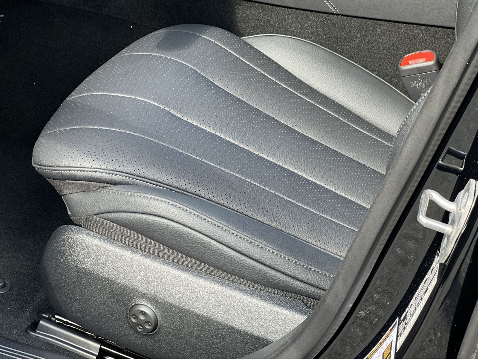 New 2027 Mercedes-Benz E 450 4MATIC Sedan image 19
