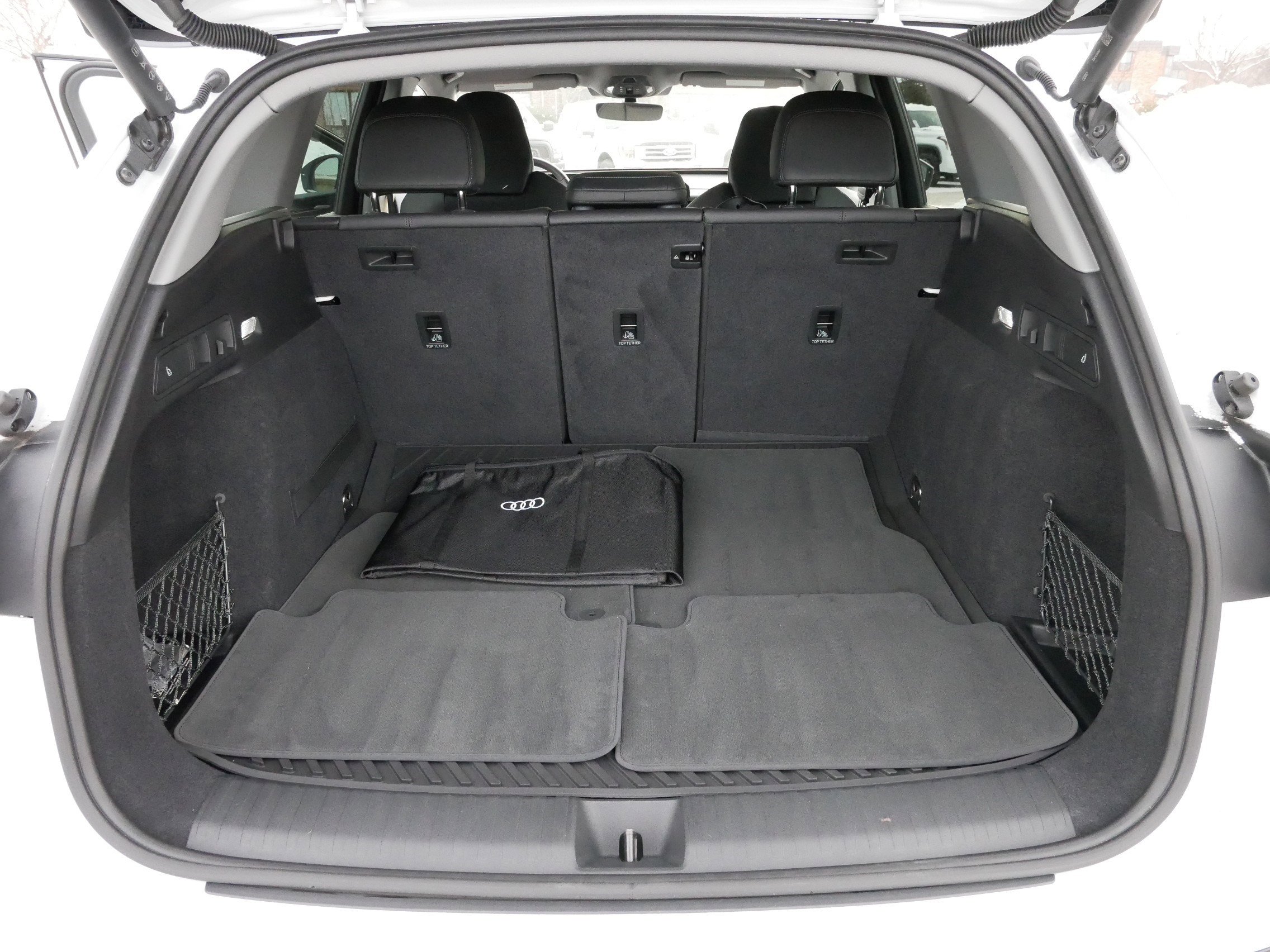 Used 2025 Audi Q6 e-tron Premium Plus w/ Premium Plus image 18