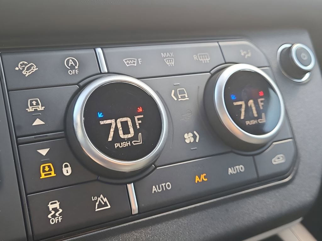 Used 2023 Land Rover Defender 130 First Edition image 32