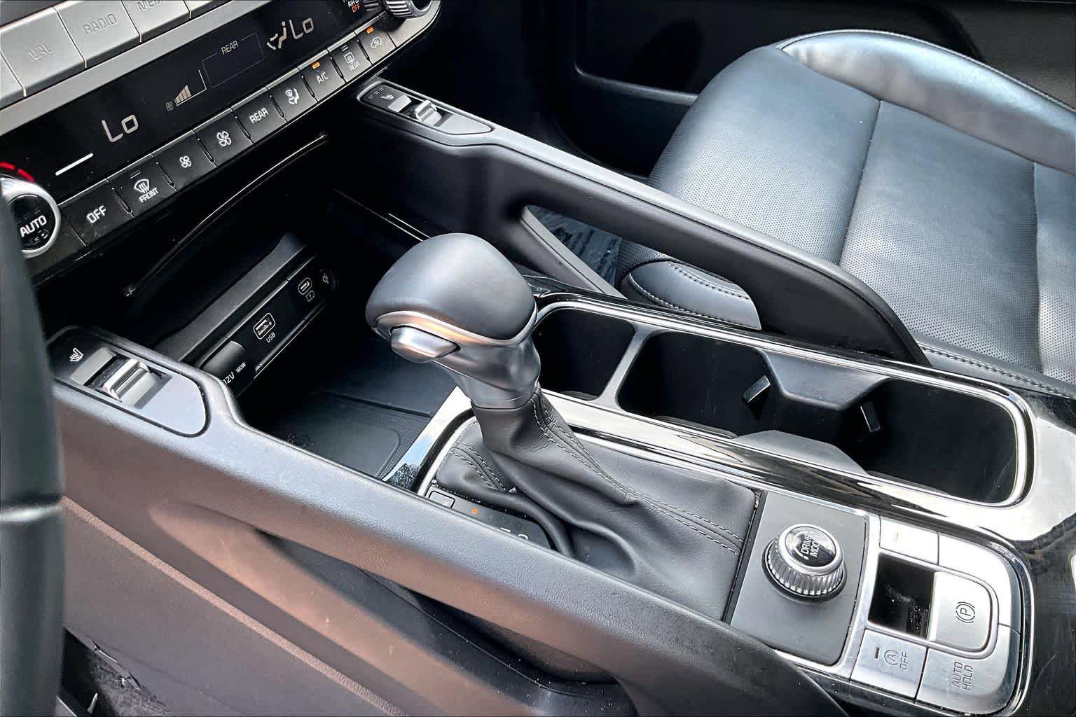 Used 2025 Kia Telluride S FWD image 16