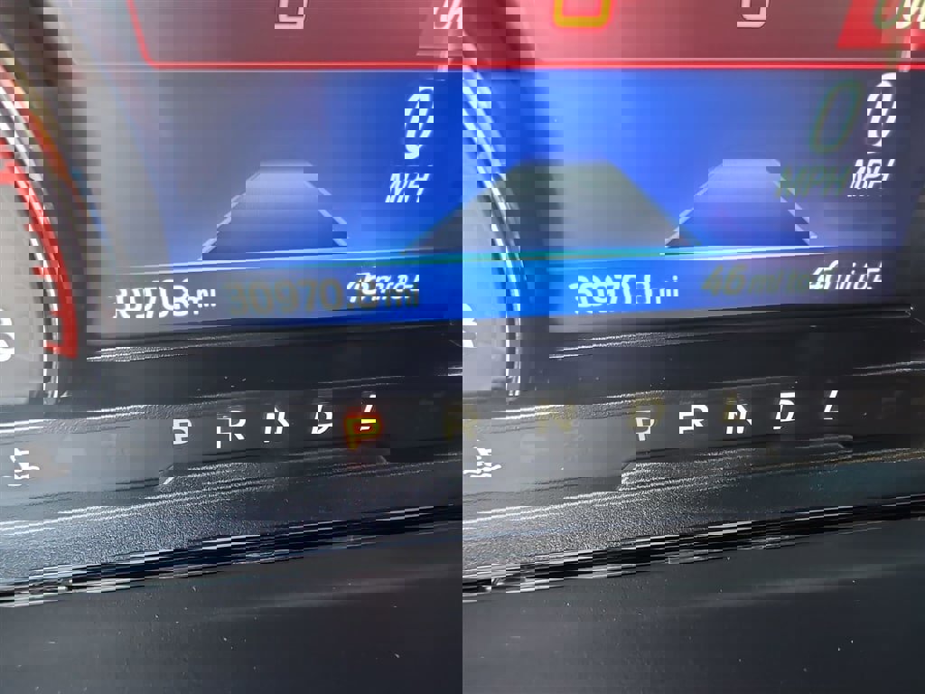 Used 2023 Ford Explorer XLT w/ Equipment Group 202A image 10