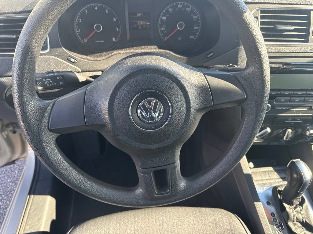 Used 2011 Volkswagen Jetta SE FWD image 10