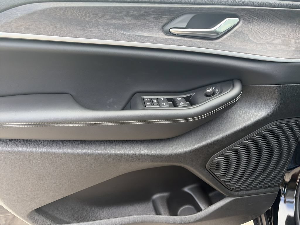 New 2026 Jeep Grand Cherokee Altitude RWD image 17