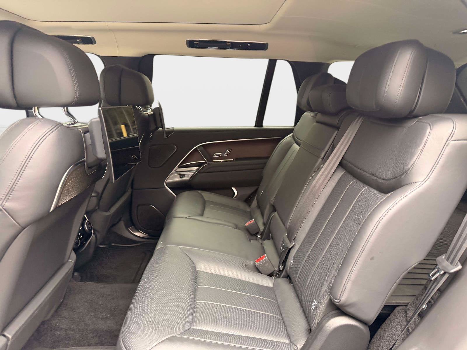 Used 2024 Land Rover Range Rover Long Wheelbase Autobiography AWD/4WD image 18