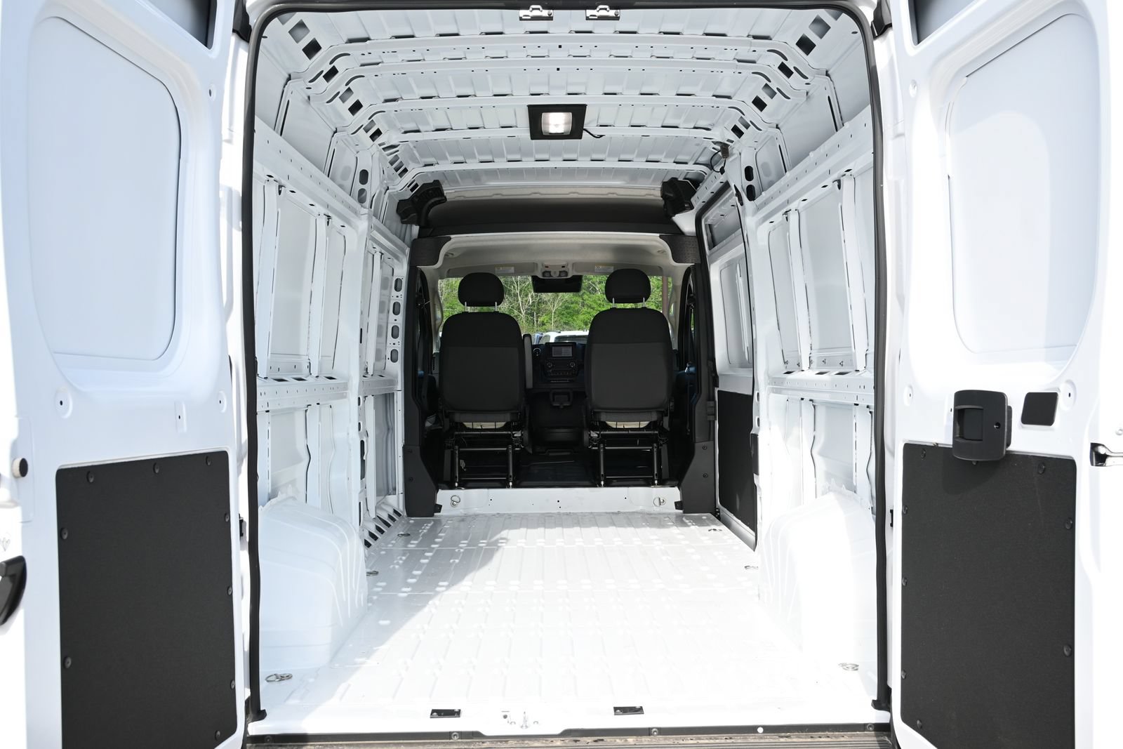 New 2026 RAM ProMaster 2500 w/ Convenience Group FWD image 26