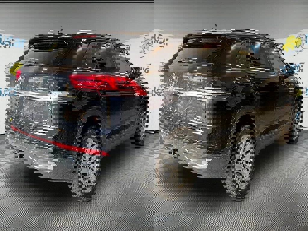 Used 2022 Volkswagen Atlas Cross Sport SE image 5