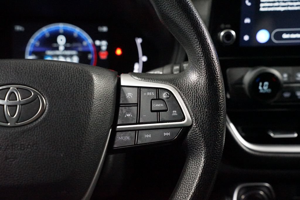 Certified 2025 Toyota Grand Highlander FWD image 13