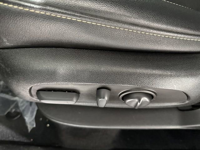 Used 2022 Chevrolet Traverse LT image 23