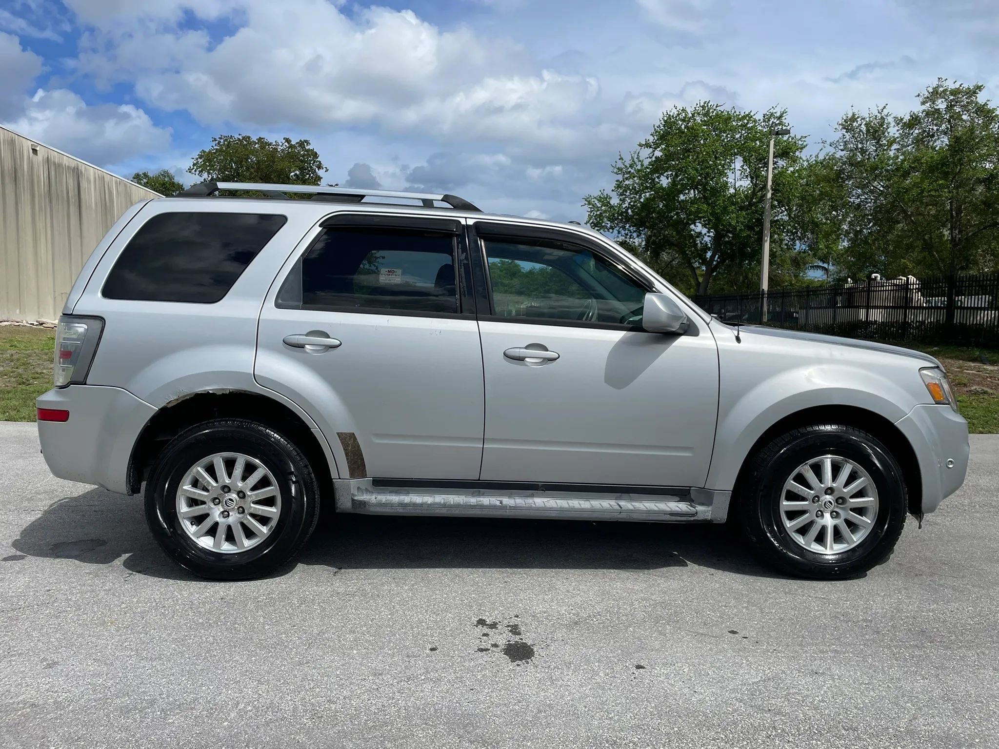 Used 2010 Mercury Mariner Premier image 6