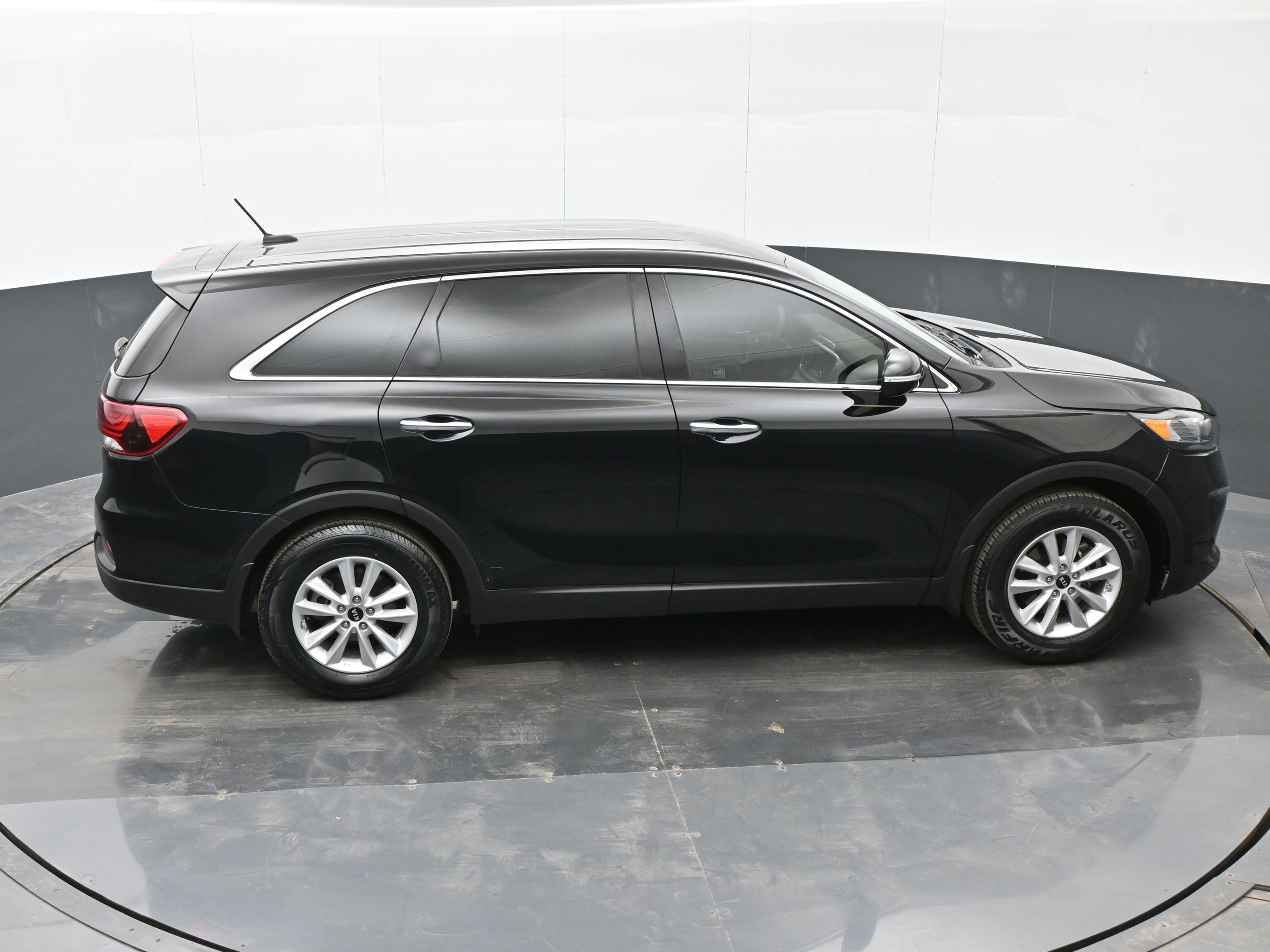 Used 2020 Kia Sorento LX image 37