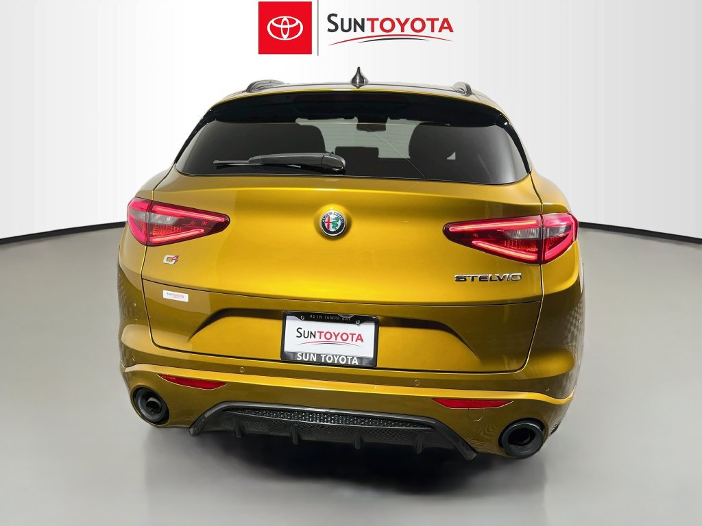 Used 2023 Alfa Romeo Stelvio Veloce AWD/4WD image 4