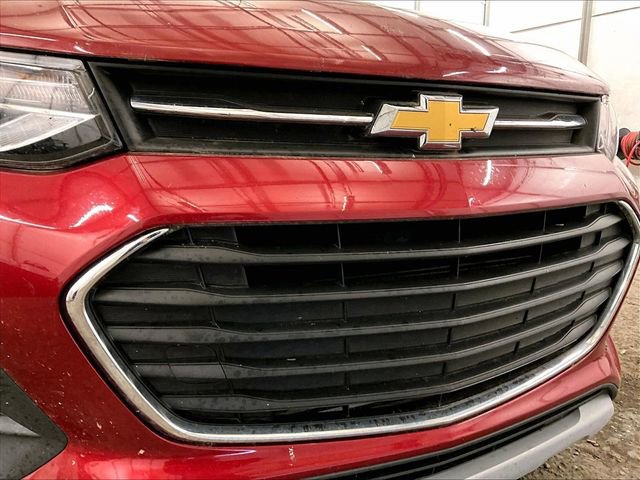 Used 2020 Chevrolet Trax LT w/ LT Convenience Package AWD/4WD image 29