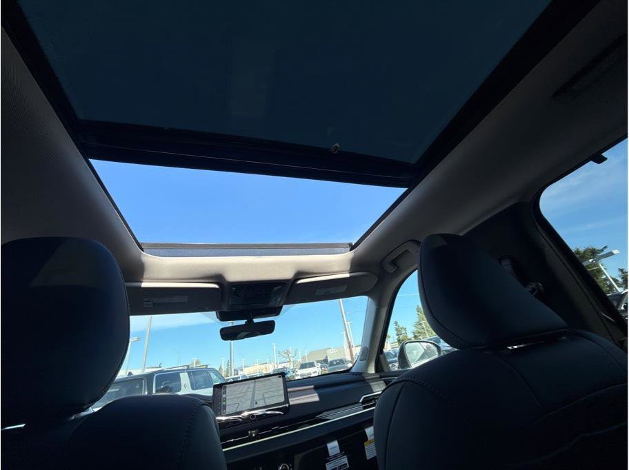 Used 2025 Mitsubishi Outlander SEL image 12