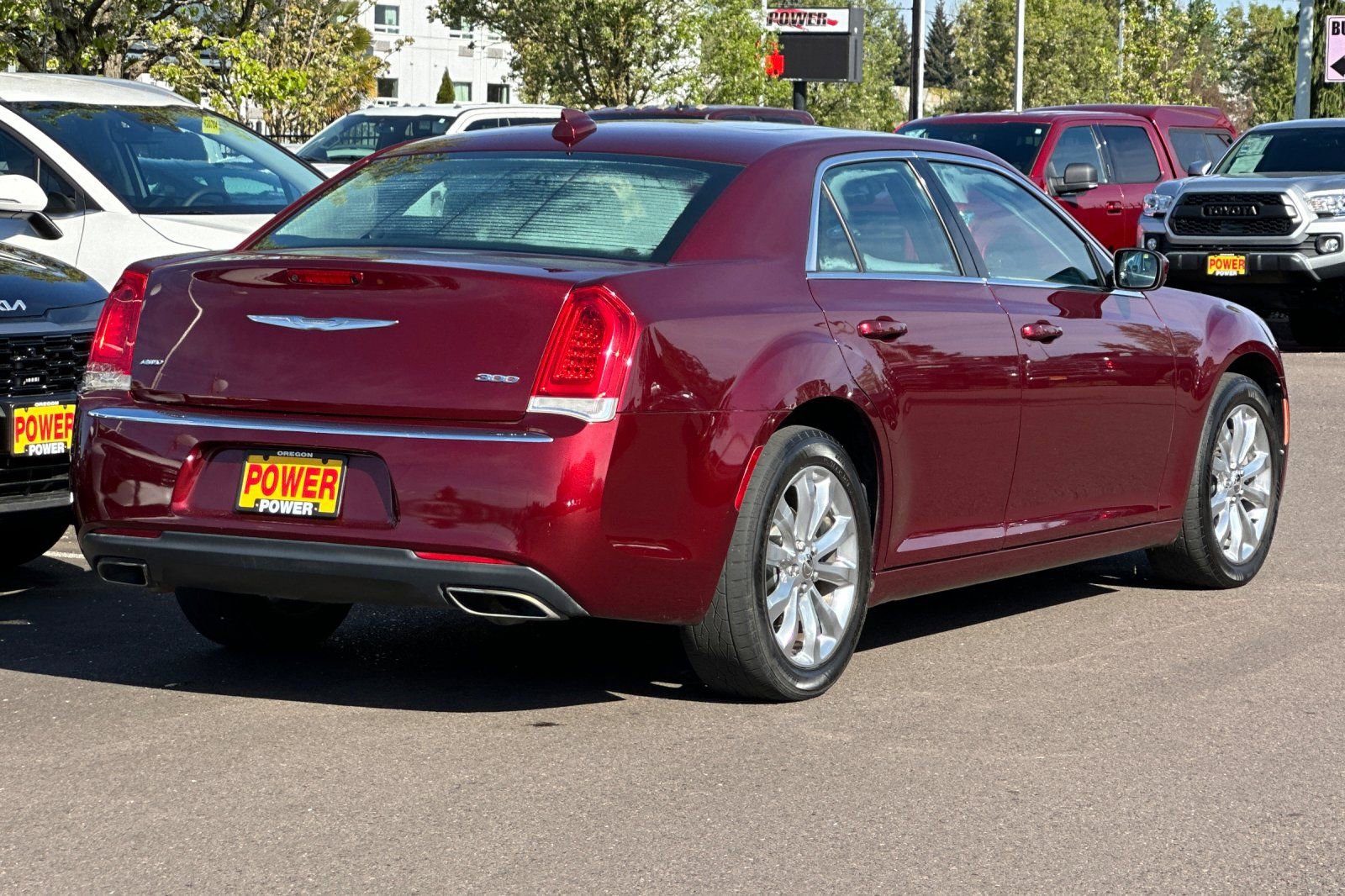 Used 2017 Chrysler 300 Limited AWD/4WD image 4