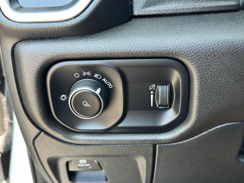 Used 2023 RAM 1500 Big Horn AWD/4WD image 33