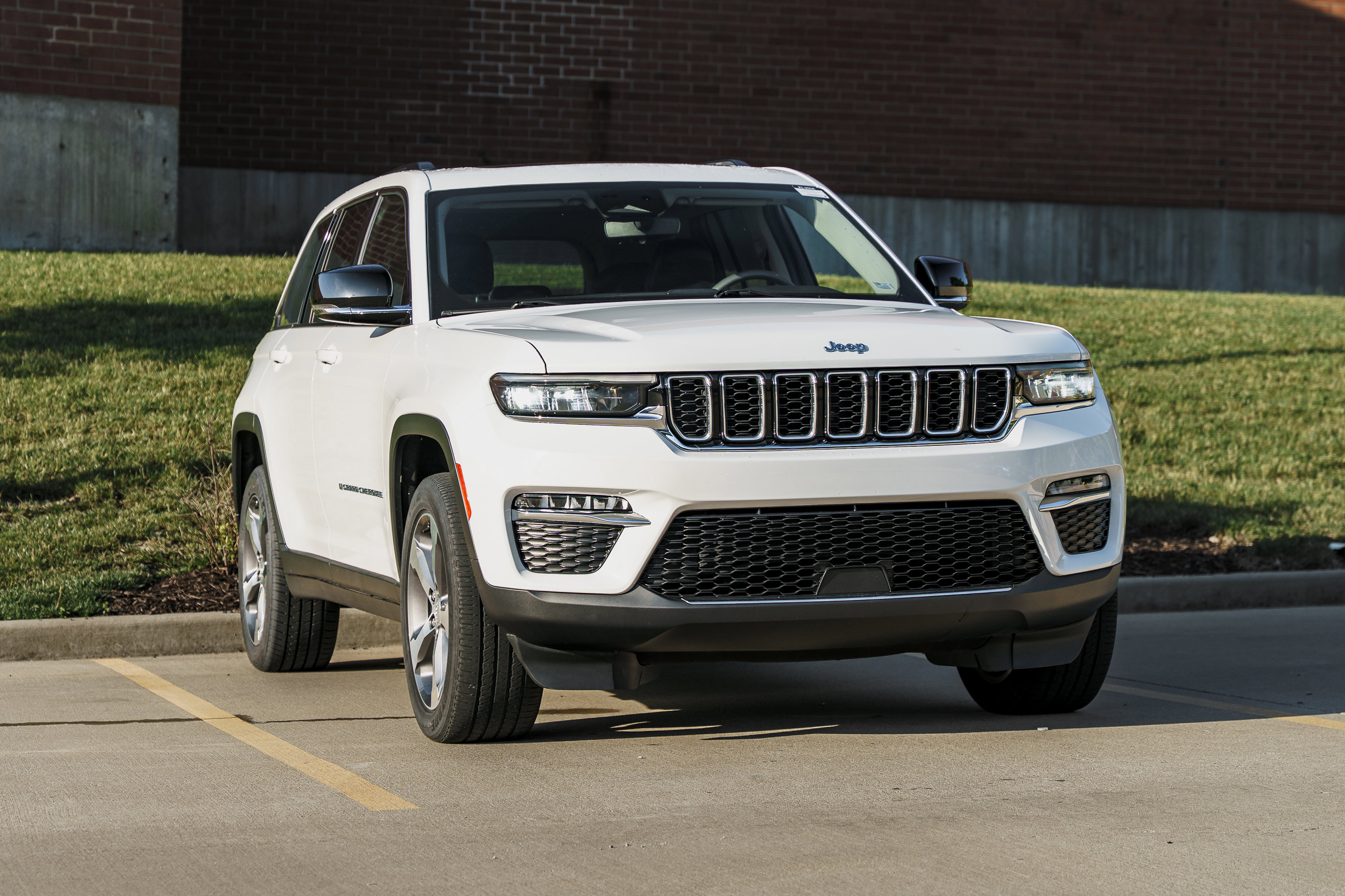 Used 2023 Jeep Grand Cherokee 4WD 4xe video 1