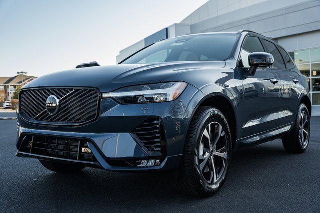New 2026 Volvo XC60 B5 Core w/ Climate Package image 3