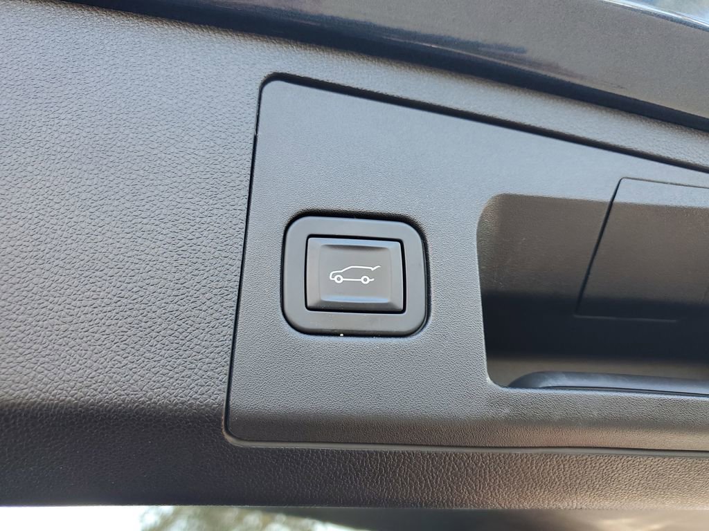 Used 2019 Cadillac XT4 Premium Luxury w/ Driver Awareness Package image 27