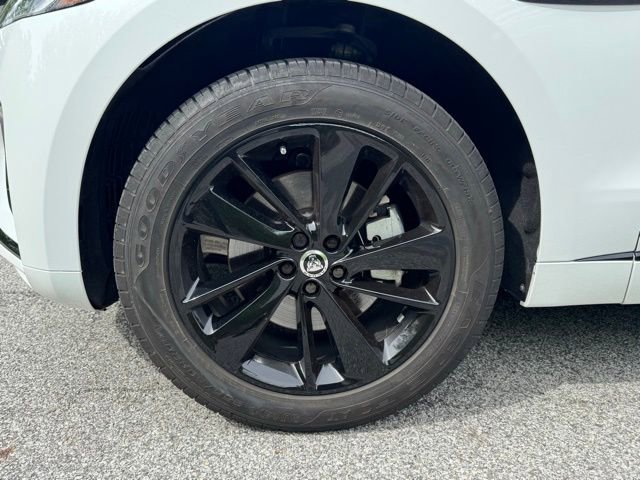 Used 2024 Jaguar F-PACE R-Dynamic S AWD/4WD image 3