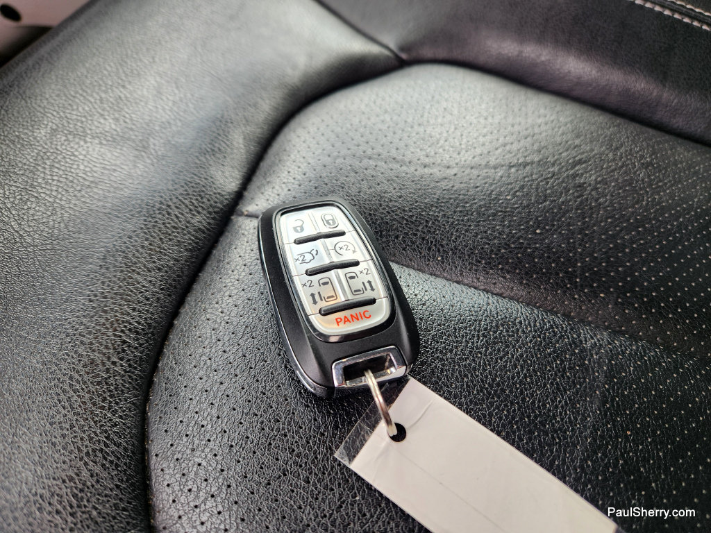 Used 2022 Chrysler Pacifica Touring-L FWD image 60