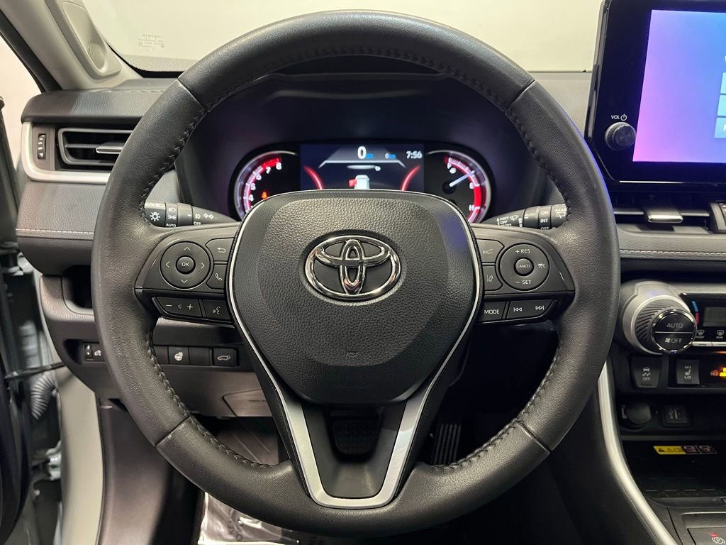 Used 2023 Toyota RAV4 XLE Premium AWD/4WD image 6