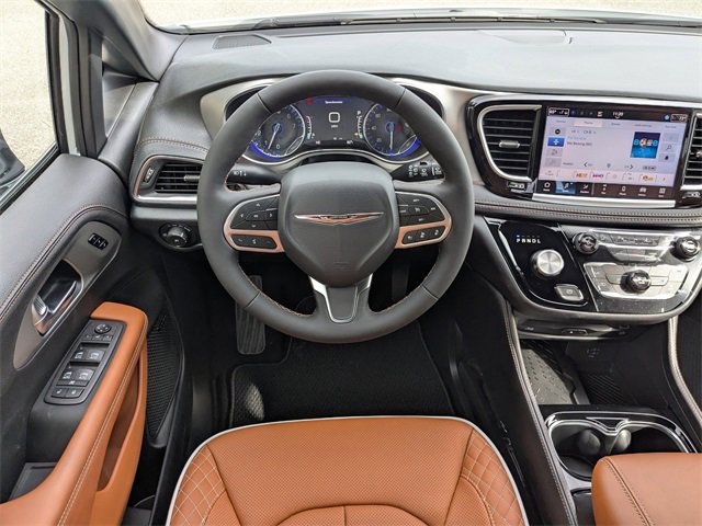 New 2026 Chrysler Pacifica Pinnacle image 16