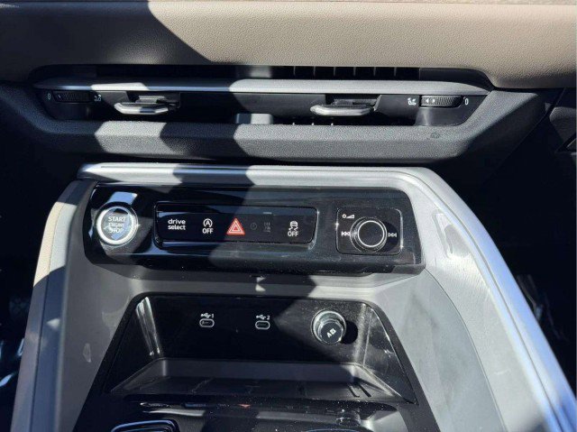 Certified 2025 Audi Q5 Premium w/ Convenience Package image 15