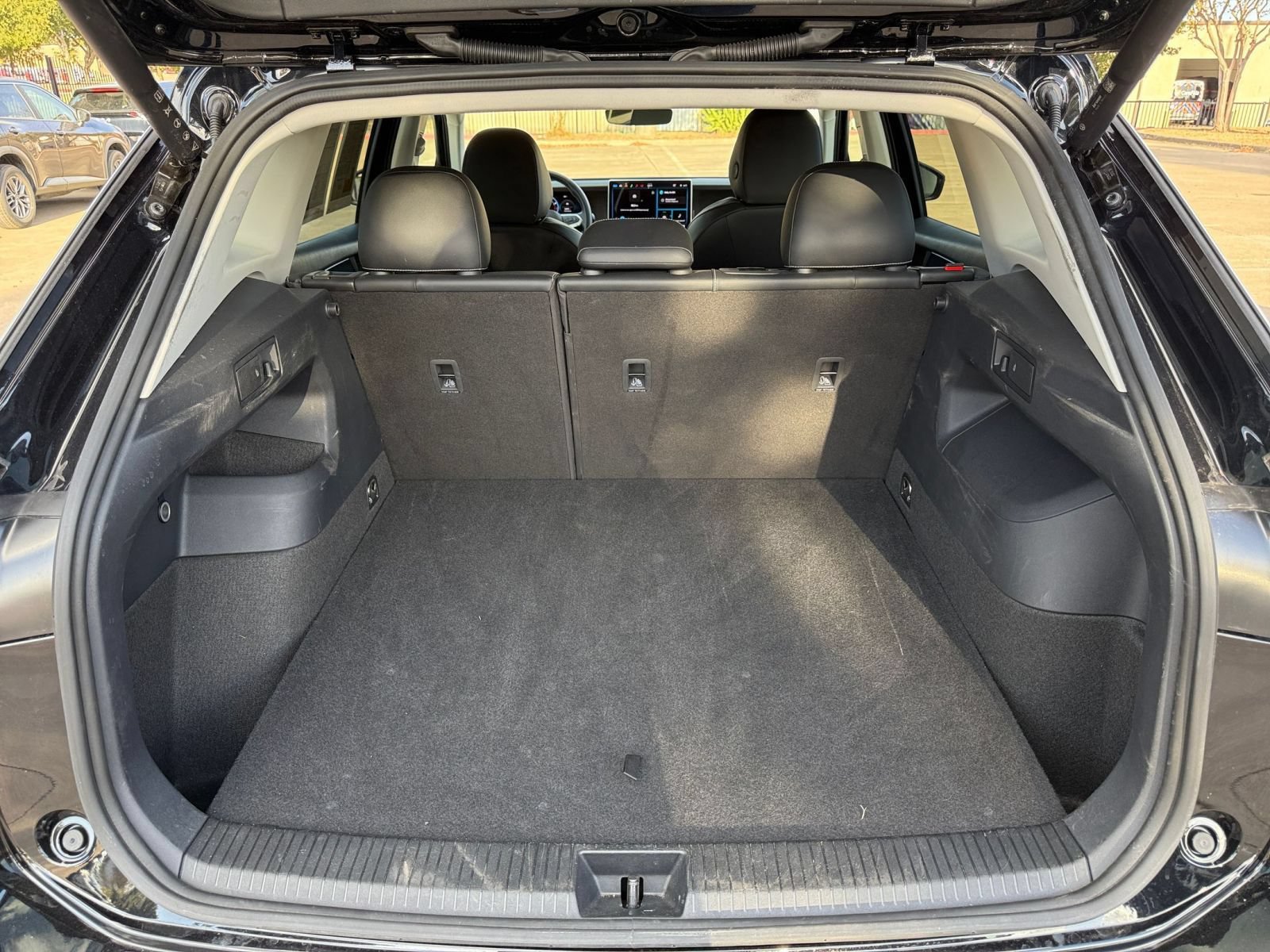 Used 2026 Volkswagen Tiguan SE AWD/4WD image 31