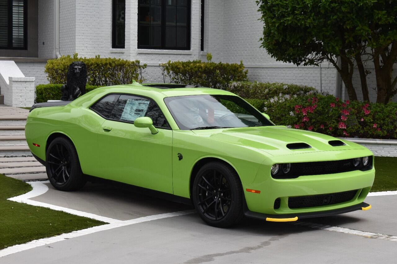 Used 2023 Dodge Challenger SRT Hellcat image 1
