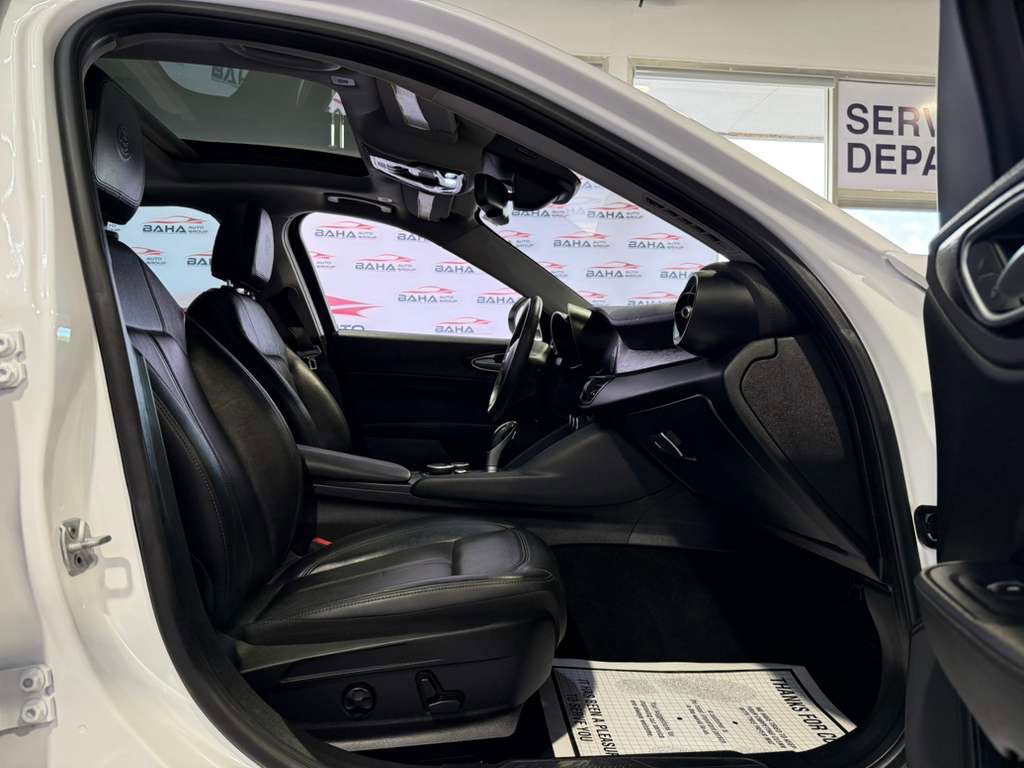 Used 2017 Alfa Romeo Giulia RWD image 56